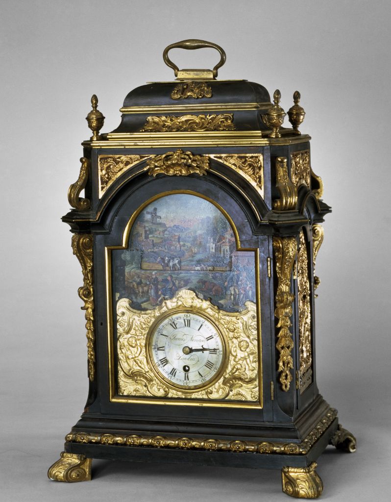 玳瑁楼嵌铜花一套二针转风轮钟